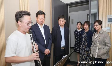 文化和旅游部副部长李群一 ...
