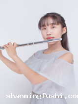 岂宇菲