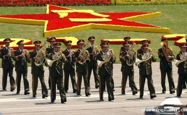 军乐手的行头_图片故事_宝应生活网 - 爱宝应，爱生活！